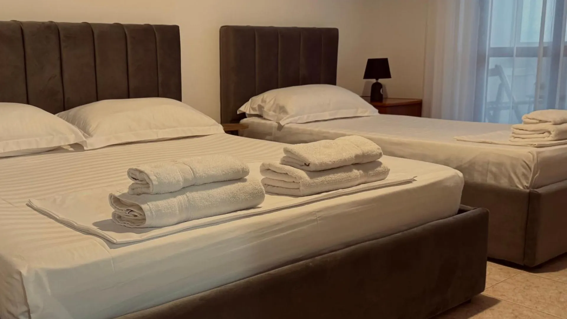 Pansiyon Hi5 Rooms Tiran